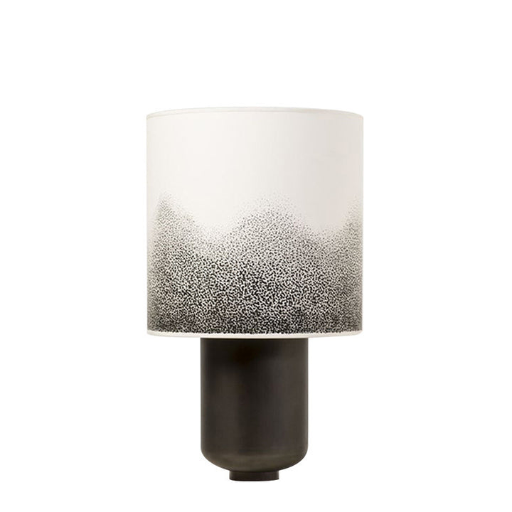 Moderne Tischlampe mit strukturiertem Schirm