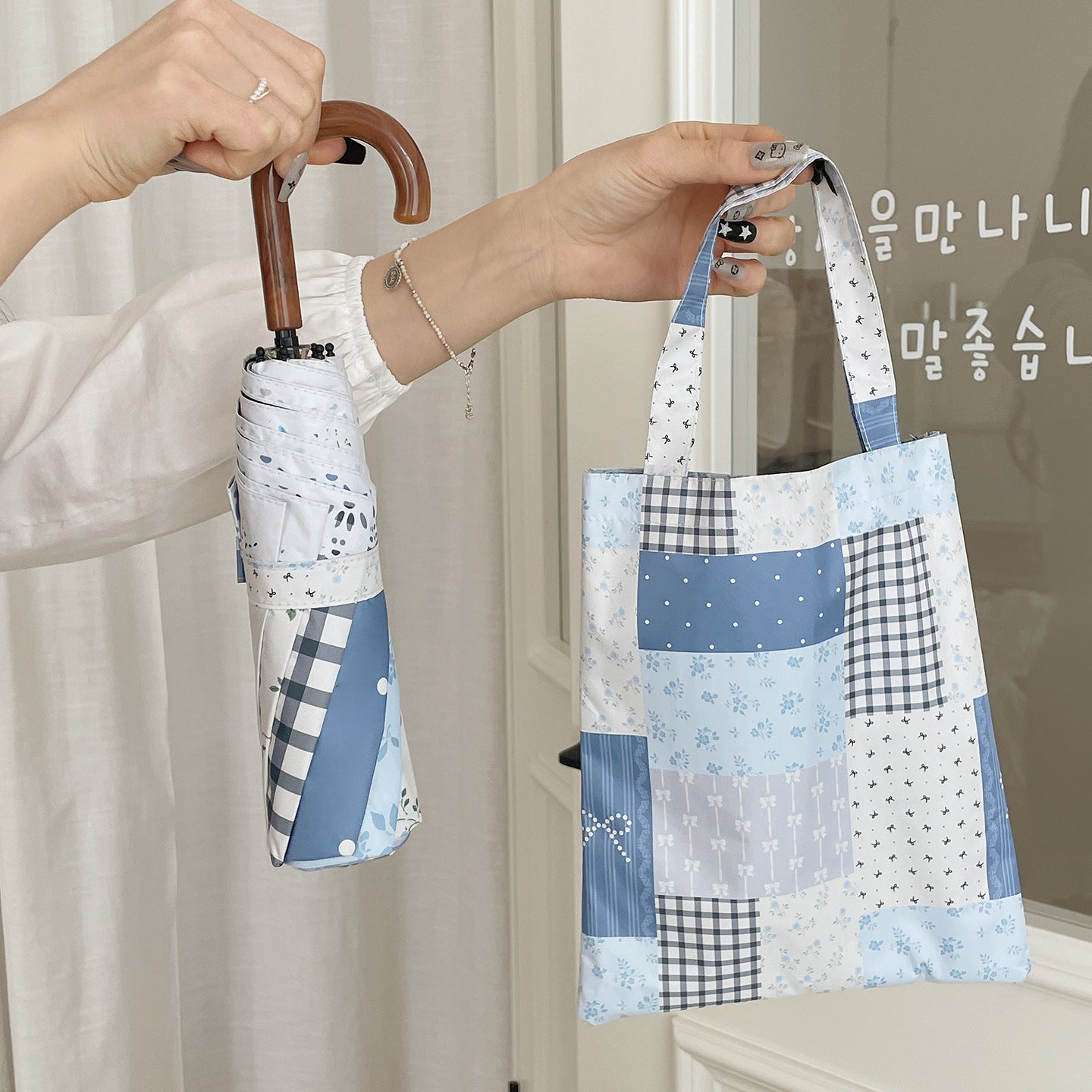 Damen Regenschirm im romantischen Patchwork-Design Karnz