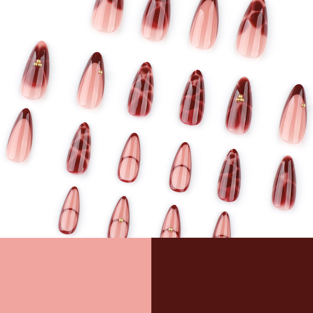 Kunstnägel mit Eleganten Verzierungen Karnz