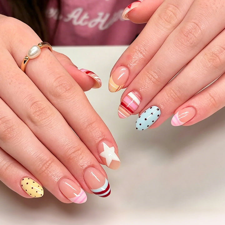 Trendiger Dekorativer Press-On Nagelset