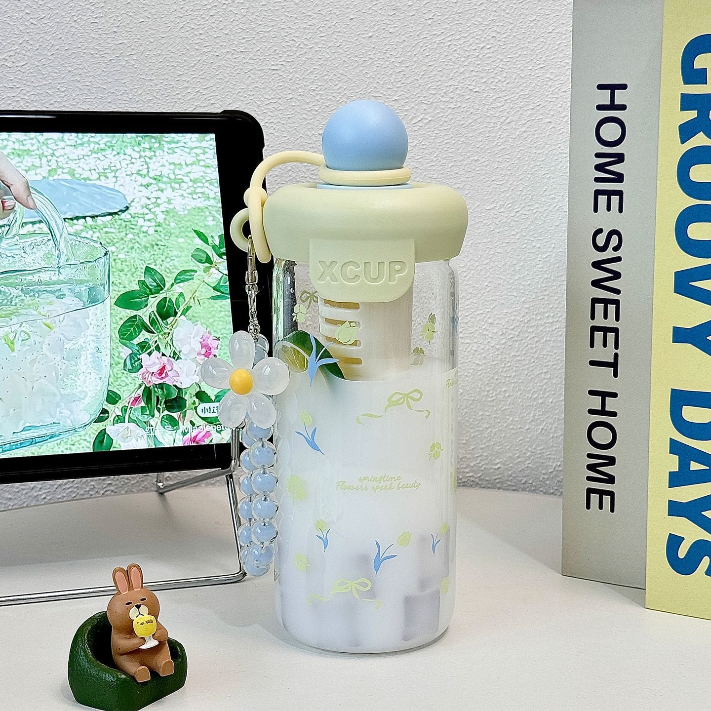 Damen Flasche mit integriertem Fruchteinleger und Schlüsselanhänger Karnz