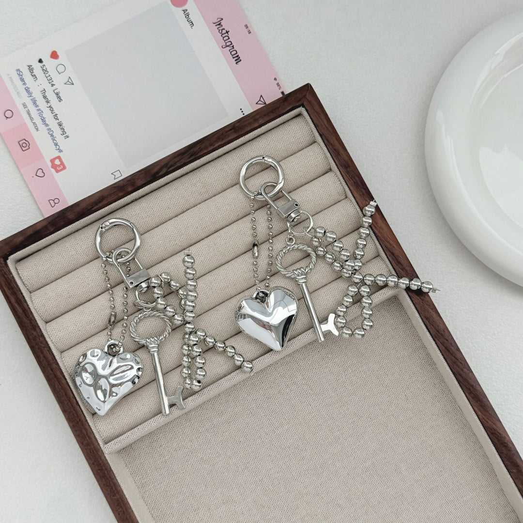 Elegante herzförmige Schlüsselanhänger Karnz