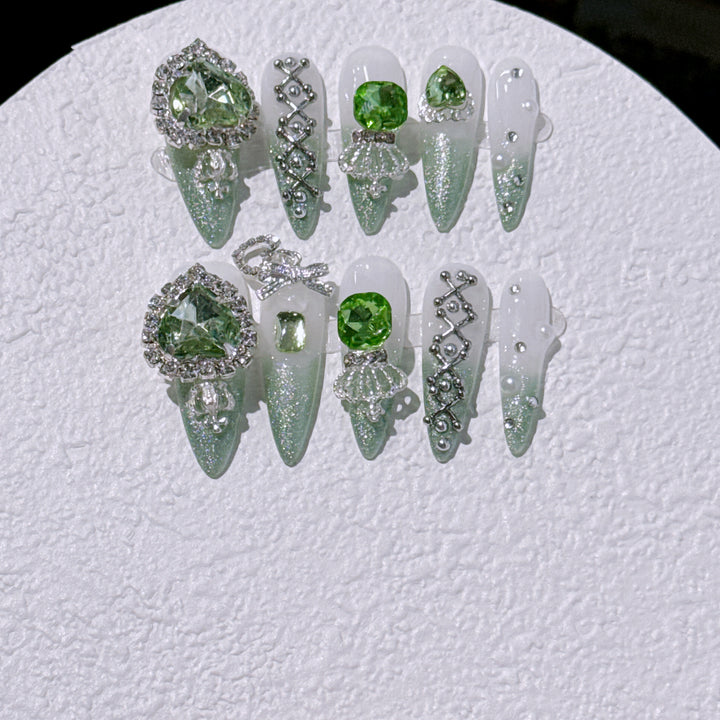 Glamouröse Nagelkunst Verlängerungen