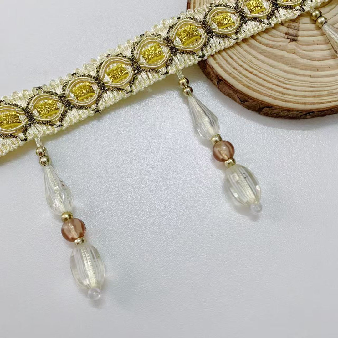 Elegante und Auffällige Borte mit Glaskristallen Karnz
