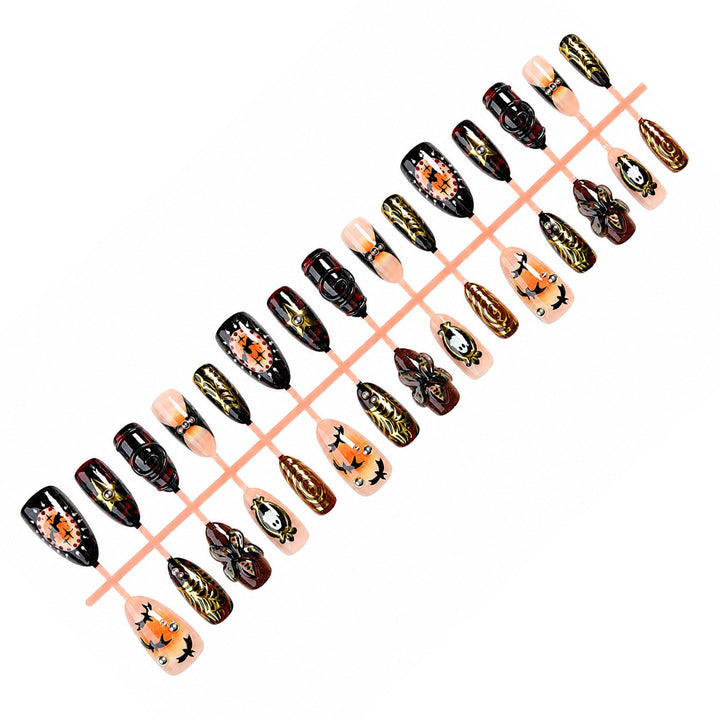 Kreatives Kunstnagelset mit gruseligen Halloween-Motiven Karnz