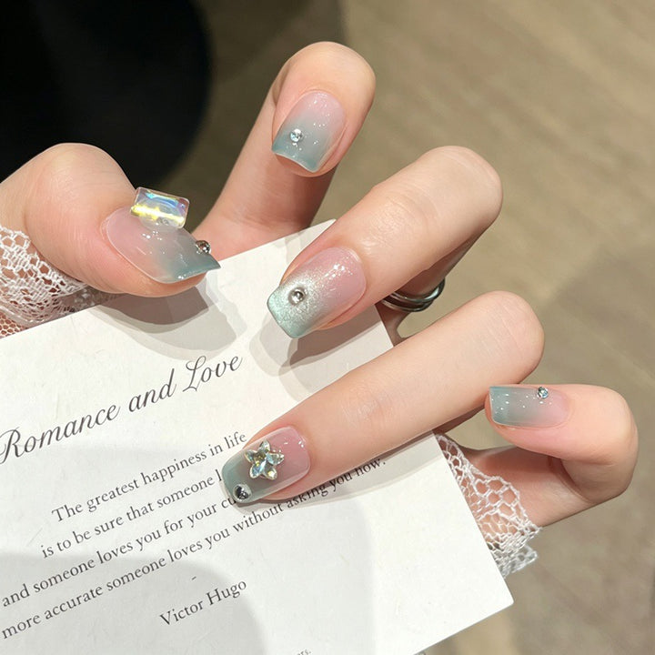 Glitzerndes Press-On Nagelkunst Set Karnz