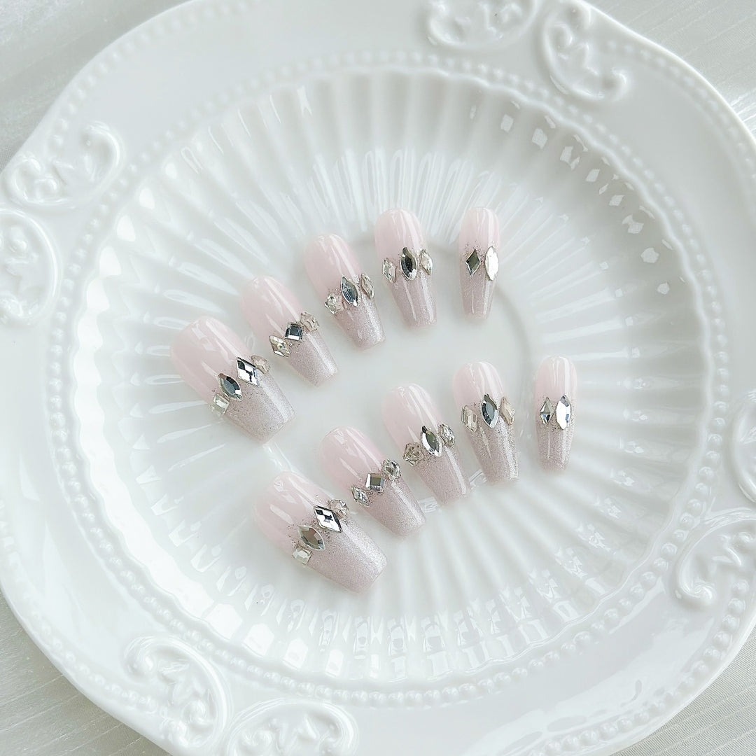 Glamourös Dekoratives Press-On Nagelkunst Set mit Strassakzenten