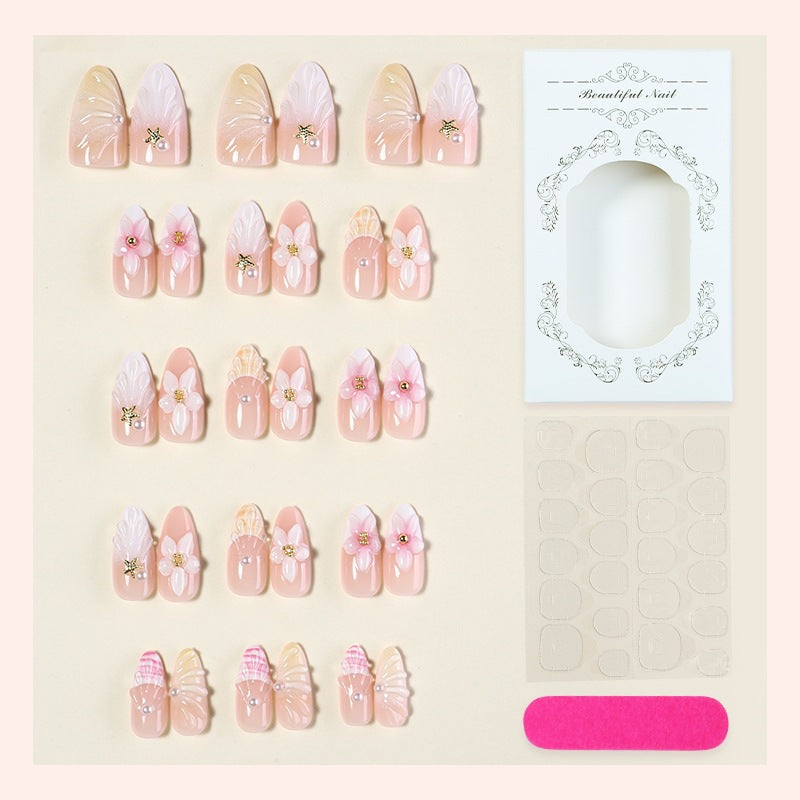 Kunstnagelset mit floralem und luxuriösem Design Karnz