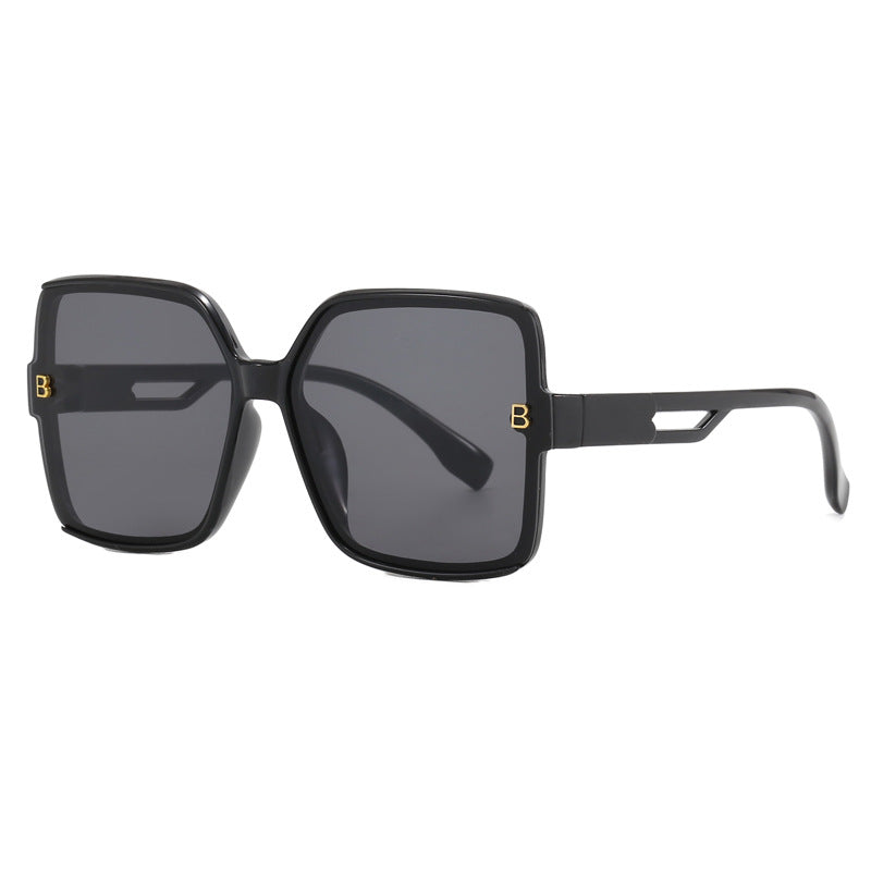 Damen modische oversized Sonnenbrille mit extravaganten Akzenten Karnz
