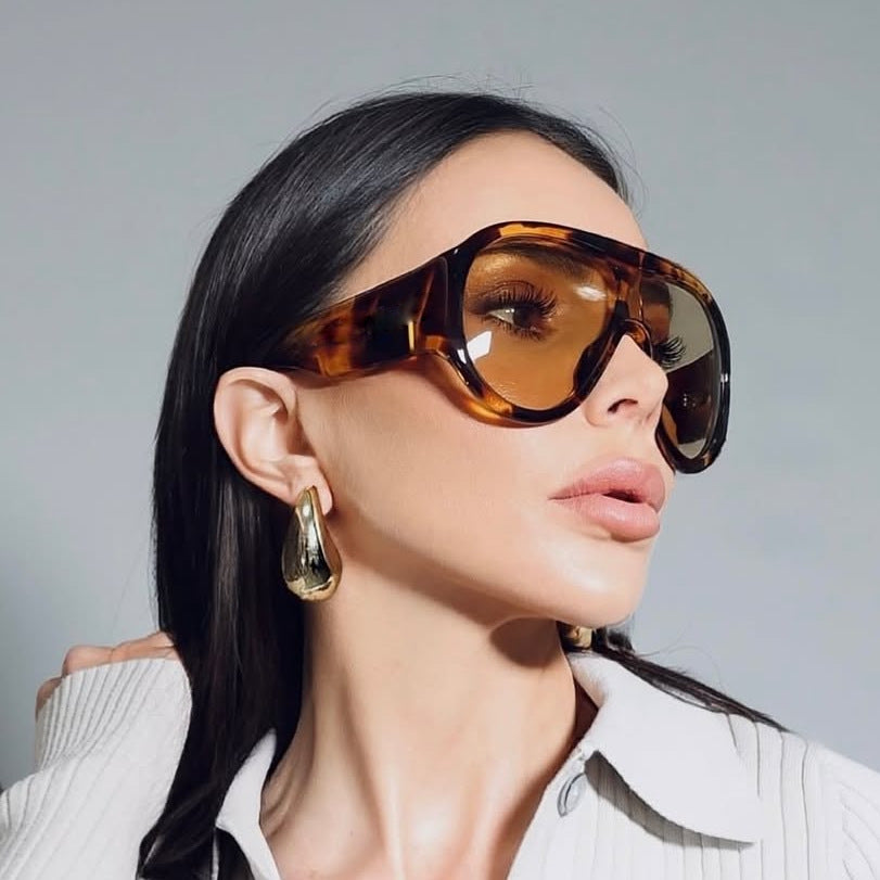 Damen oversized Sportsonnenbrille im retro inspirierten Design Karnz