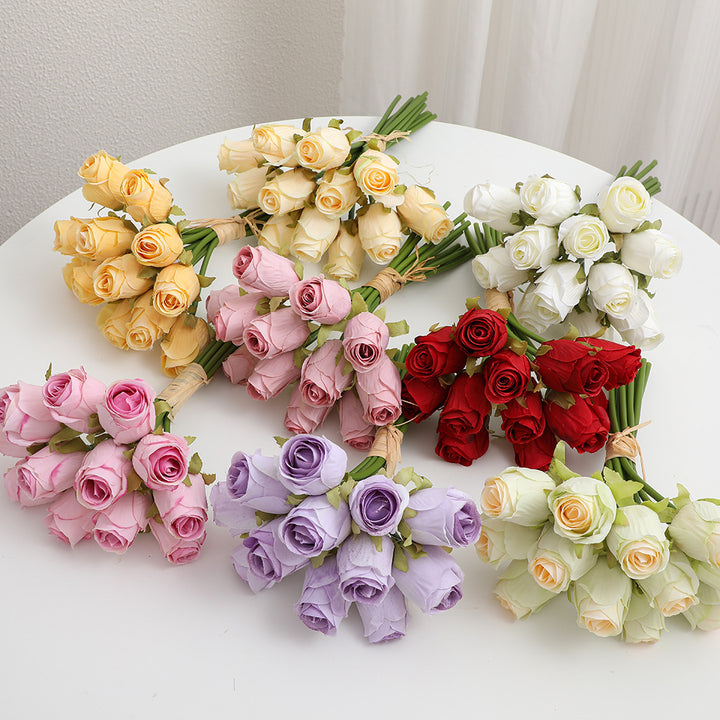 Künstlicher Rosenstrauß mit feinen Details Karnz