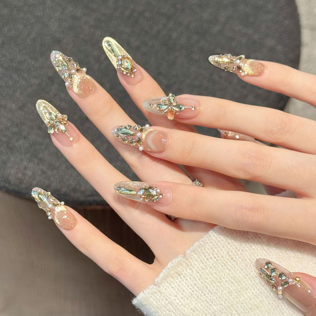 Luxuriöses mit Edelsteinen verziertes Press-On-Nail-Set