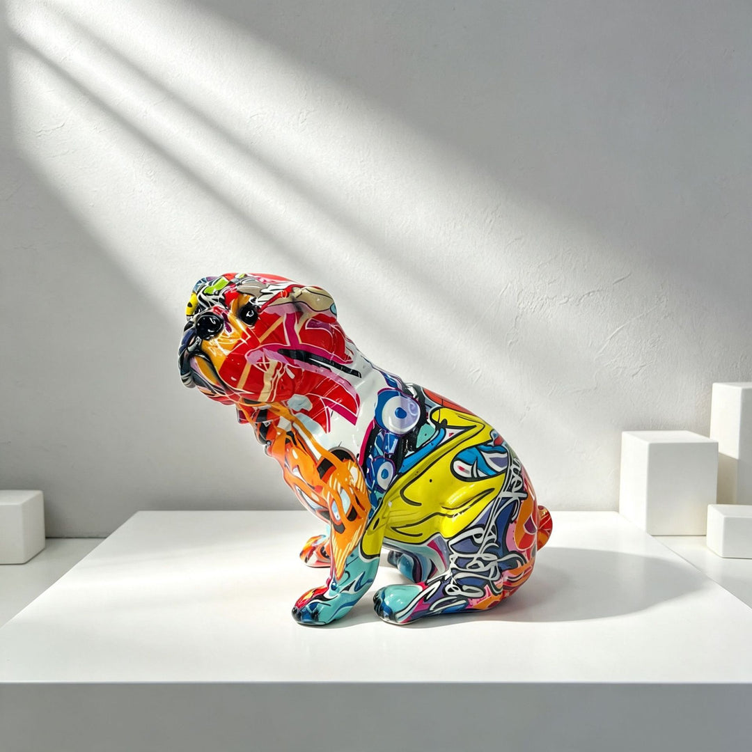 Bunte Dekofigur eines Hundes im modernen Design Karnz