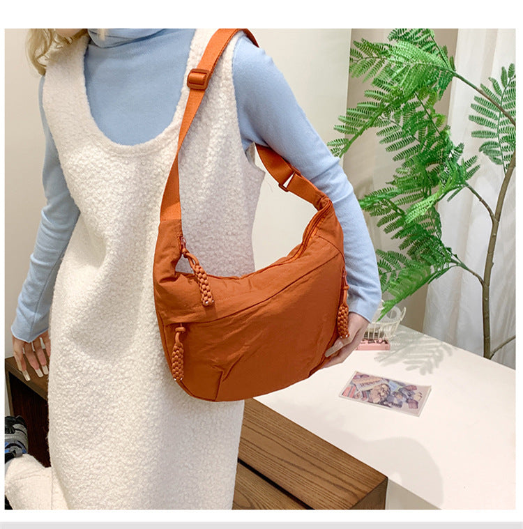 Bequeme Schultertasche mit Praktischen Fächern Karnz