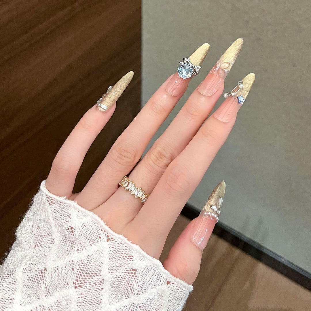 Dekorative Glam Nail Art Extensions Karnz