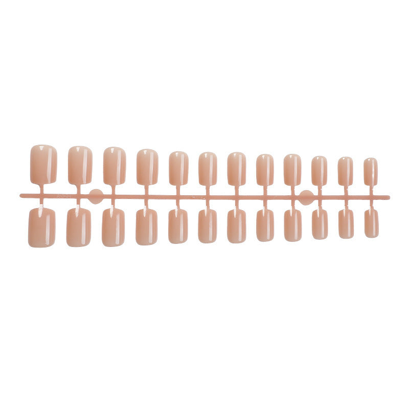 Kunstnagelset im eleganten Nude-Look Karnz