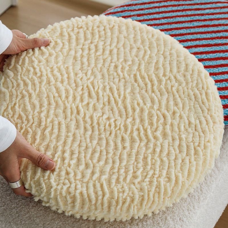 Runde gepolsterte Sitzauflage aus weichem Chenille mit Streifenstruktur Karnz