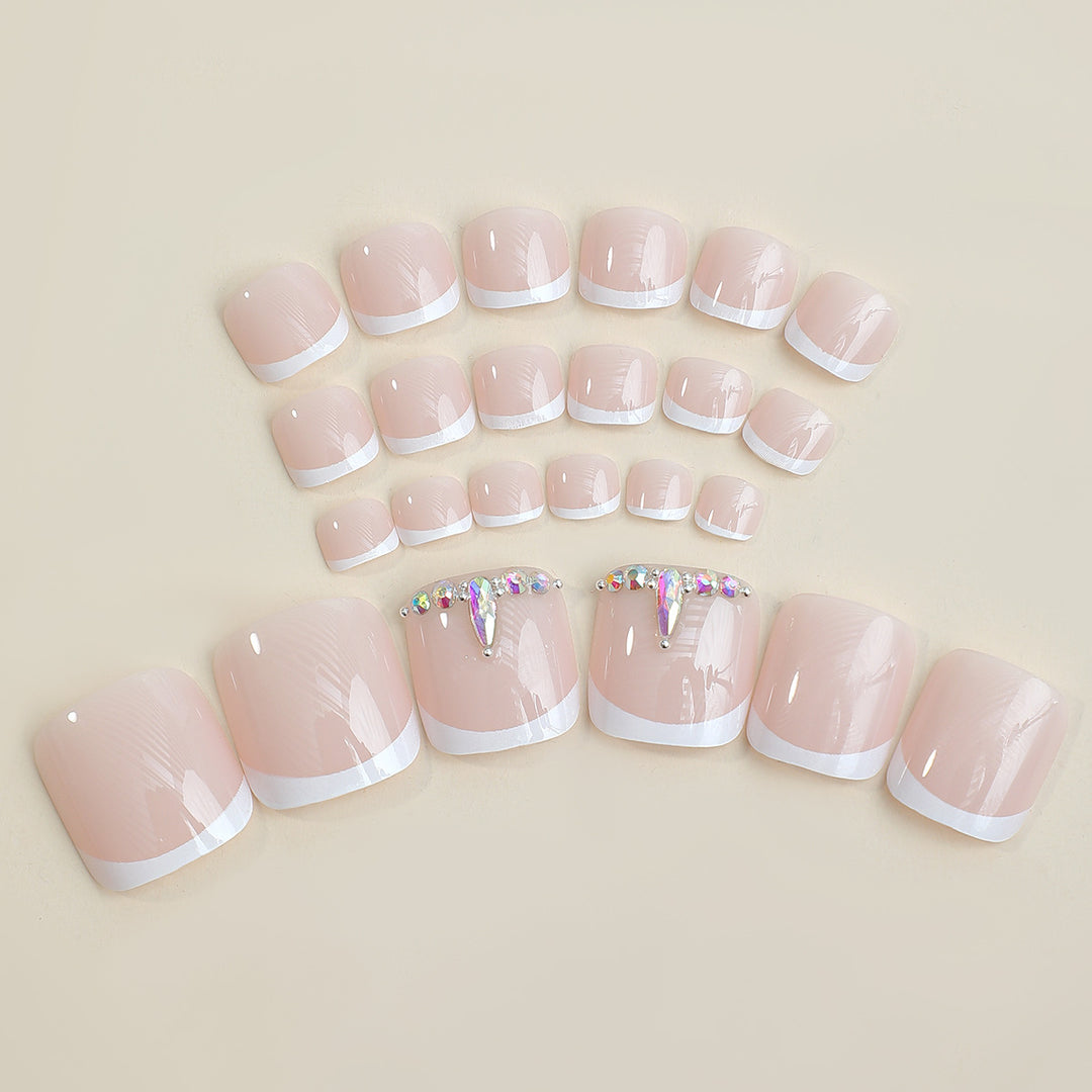 Kunstnagelset mit dekorativen Glitzer-Elementen Karnz