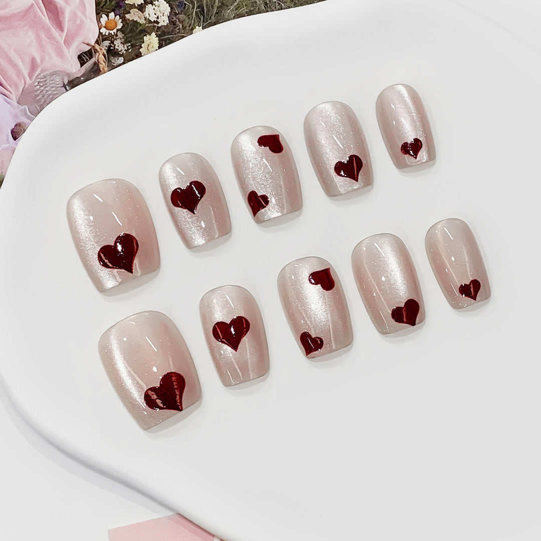 Künstliche Nagelspitzen mit Herzchen Design Karnz