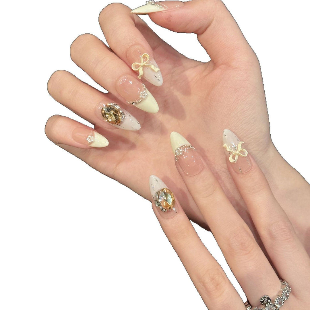 Dekorative Strass Presse-Nagel-Set Karnz