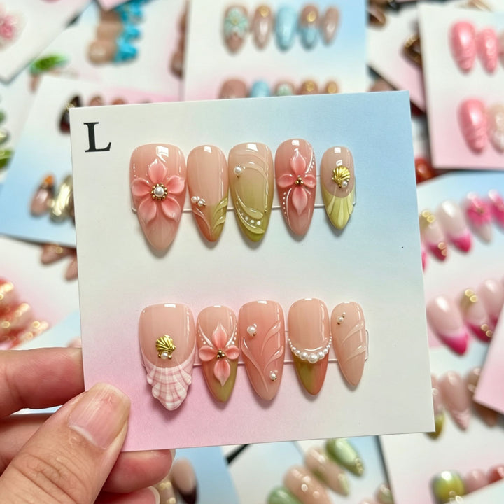 Dekoratives mit Blumen verziertes Press-On Nail Set