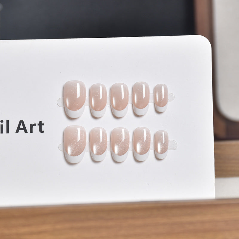 Premium Glänzende Französische Tip Nagelverzierungen Karnz