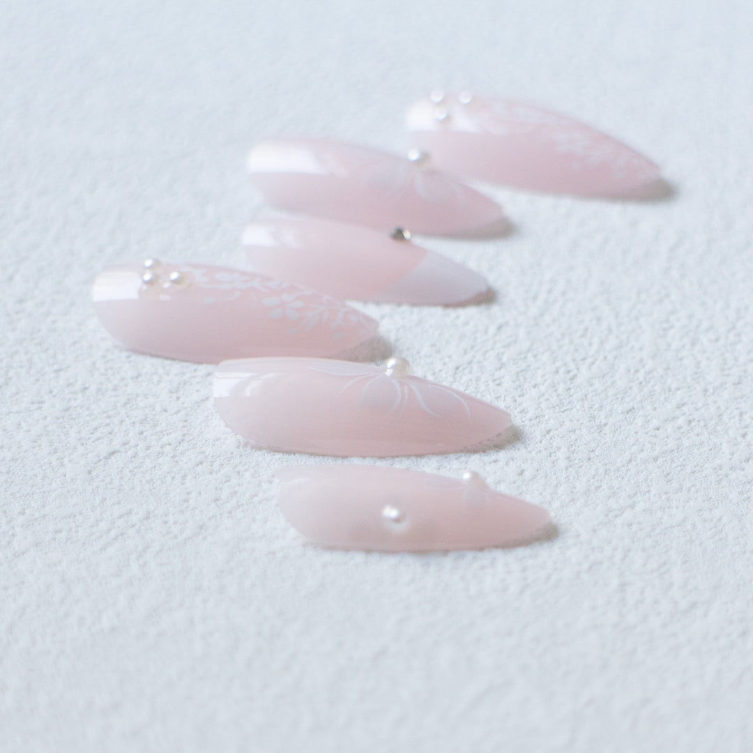 Elegantes Blumen-Nagelkunst-Set  1790958105