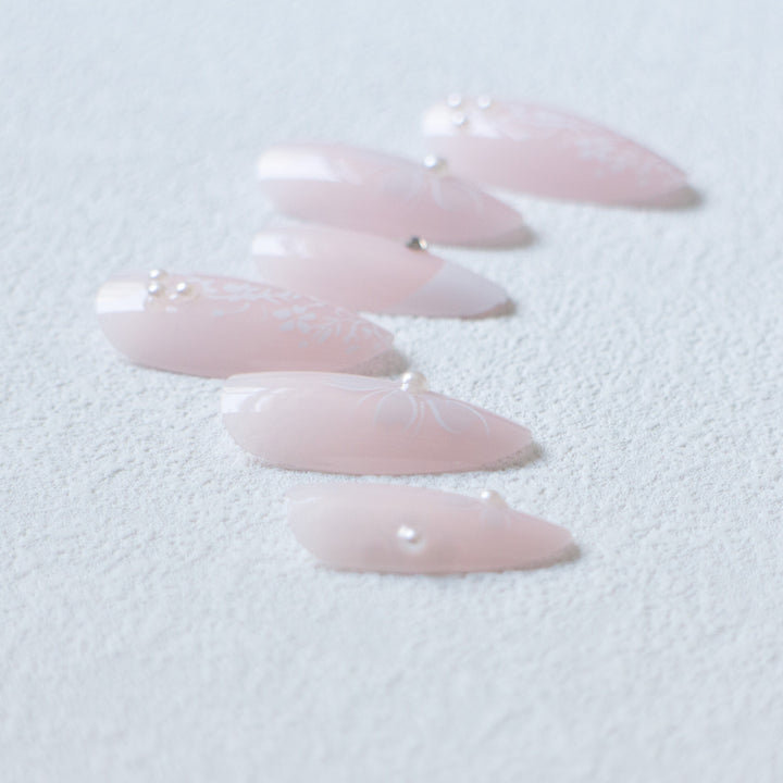 Elegantes Blumen-Nagelkunst-Set  1790958105