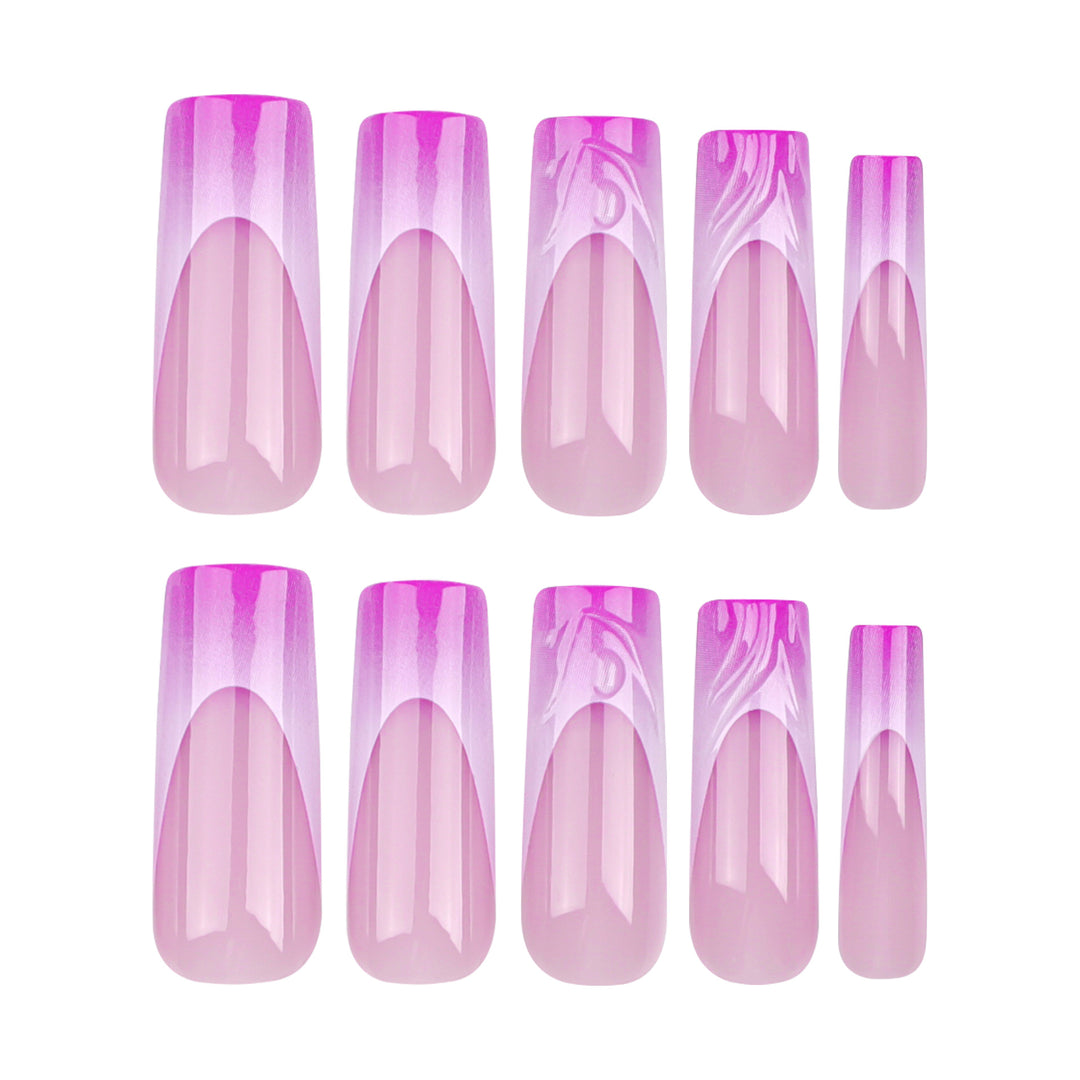 Elegante und kunstvolle Nagelverlängerungen mit floralem Ombre-Design Karnz