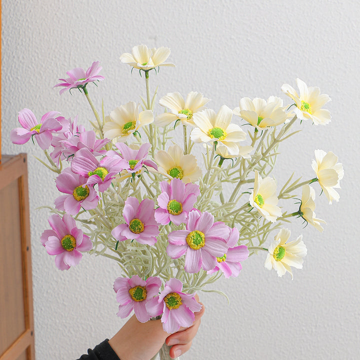 Elegant Kunstblumenstrauß mit detailgenauen Blüten Karnz