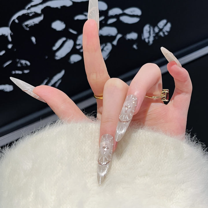 Chic Press-On Nagel Set mit elegantem Strassdesign Karnz