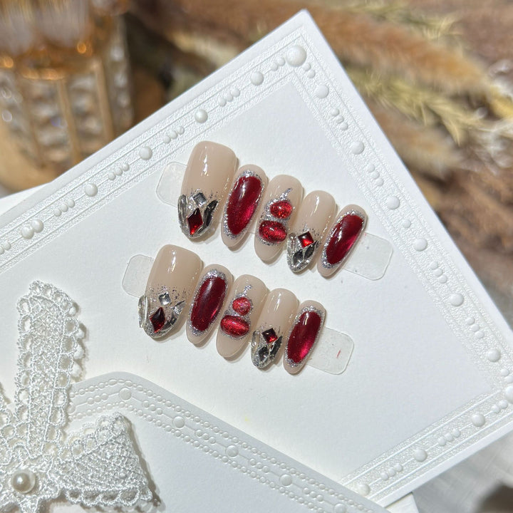 Premium Dekorative Press-On Nagelset mit Edelsteinakzenten Karnz