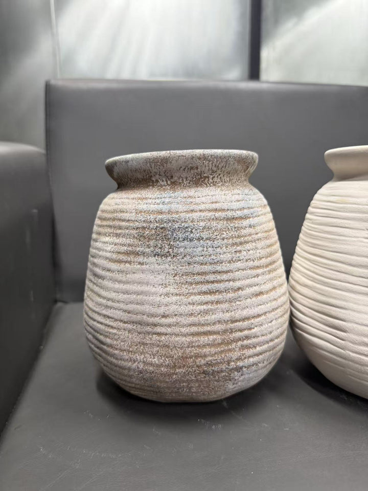 Handgefertigte Keramikvase Karnz