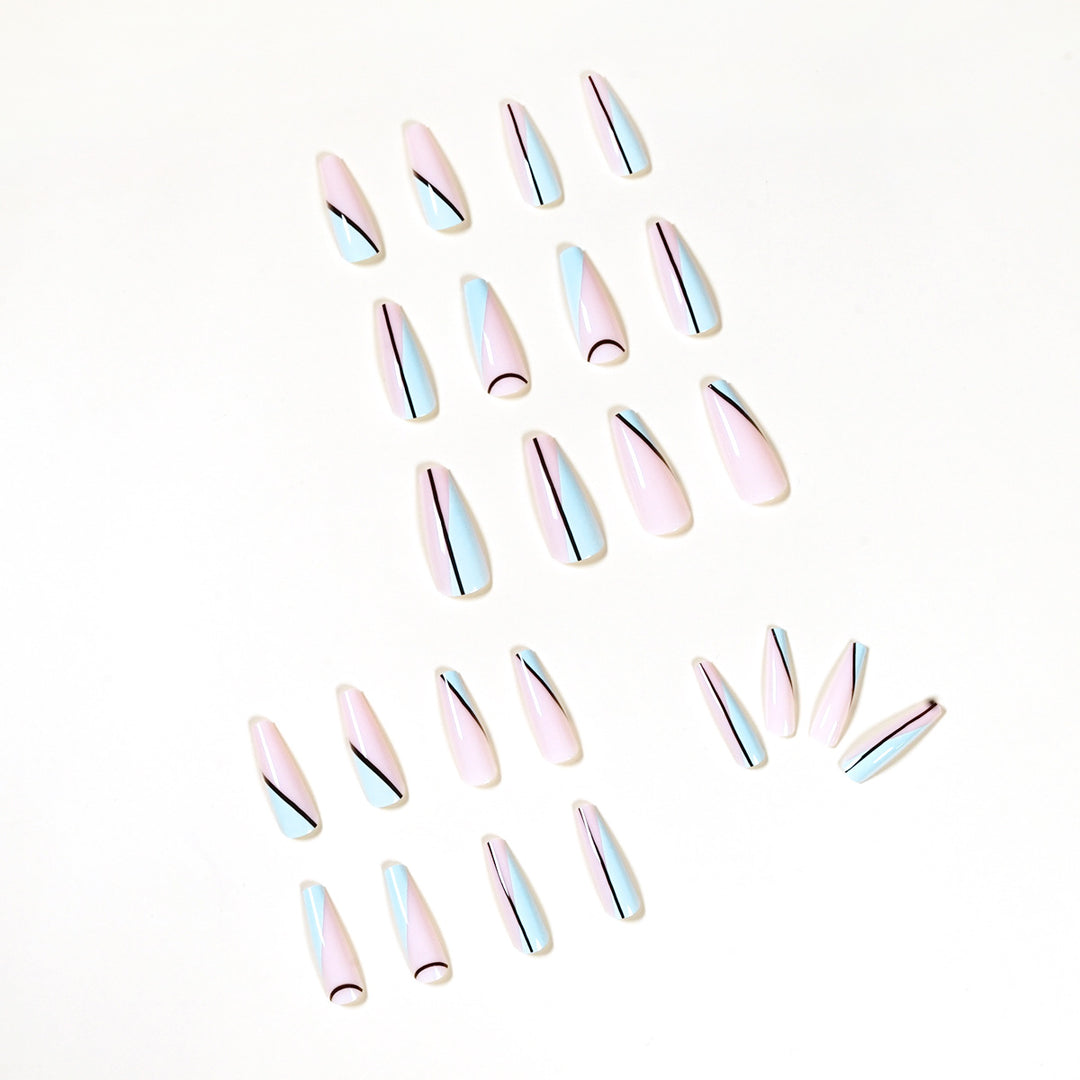 Kunstvolle Acryl-Nägel mit geometrischem Design Karnz