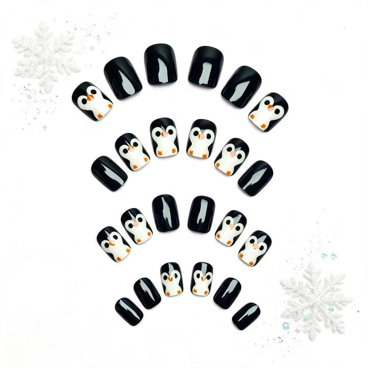 Kunstnägel Im Winterlichen Pinguin-Design Karnz