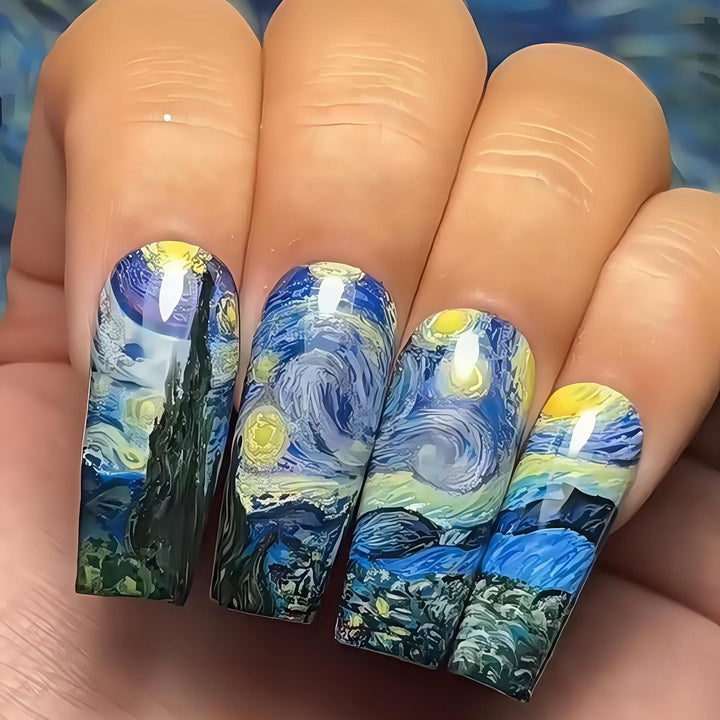 Kunstvolle Nagelverlängerungen mit Eleganten Spitzen Karnz