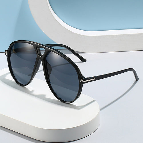 Damen oversized Sonnenbrille im modernen avangardistischen Design Karnz