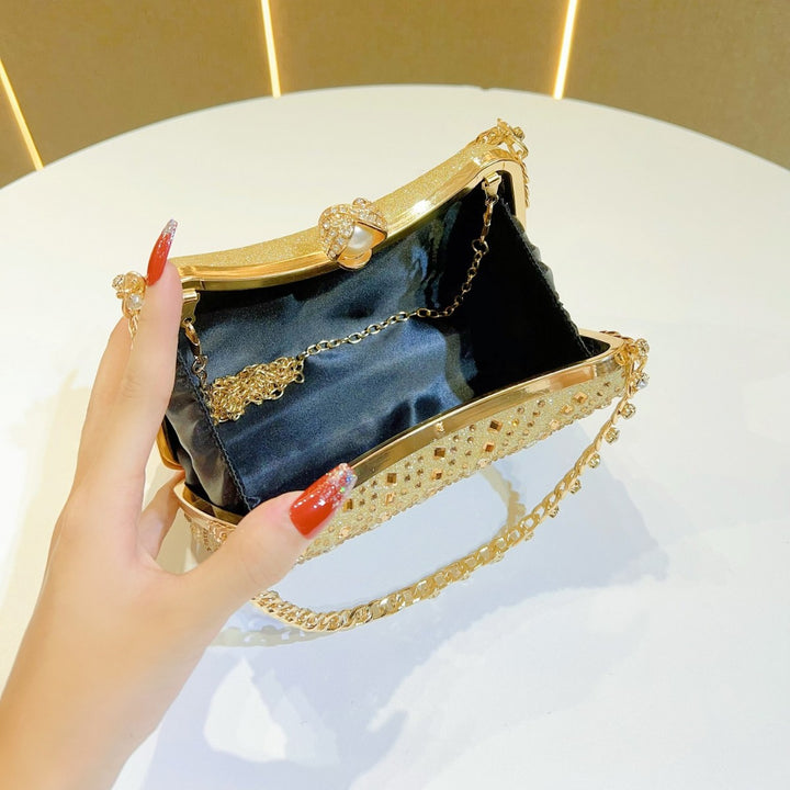 Perlenakzentierte Perlen-Abend-Clutch