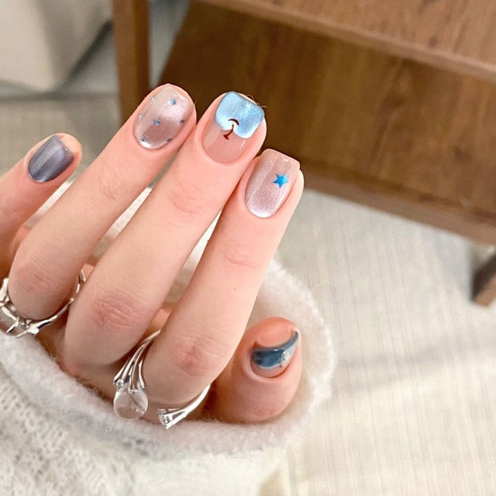 Künstlerisches Press-On Nagelkunst Design Set Karnz