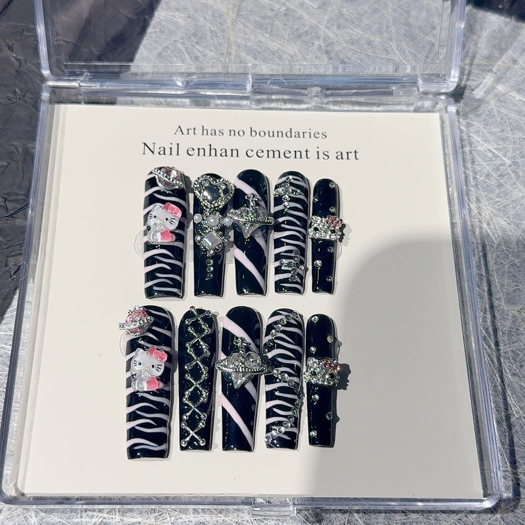 Dekorative 3D Press-On Nagelspitzen