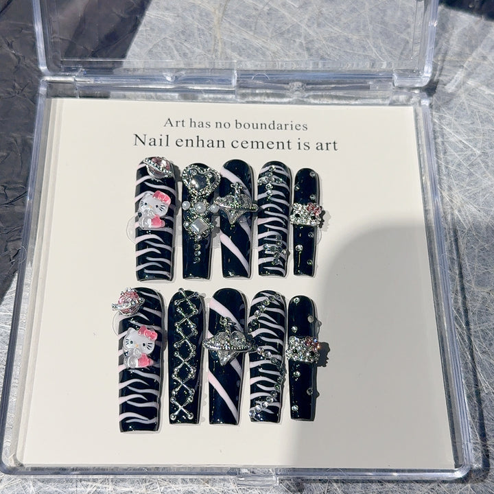 Dekorative 3D Press-On Nagelspitzen