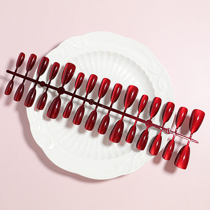Glänzende Press-On Nagelspitzen Karnz