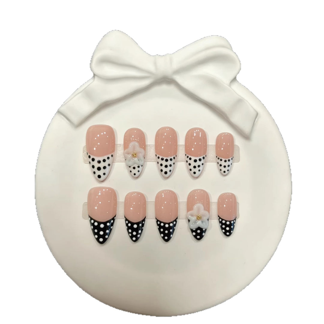 Polka Dot Themen Press-On Nail Kollektion