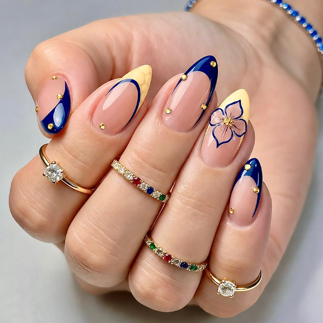 Künstlerisches Floral Design Nagelkunst Karnz