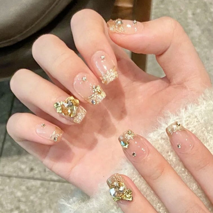 Glamouröse mit Kristallen verzierte Press-On Nail Set