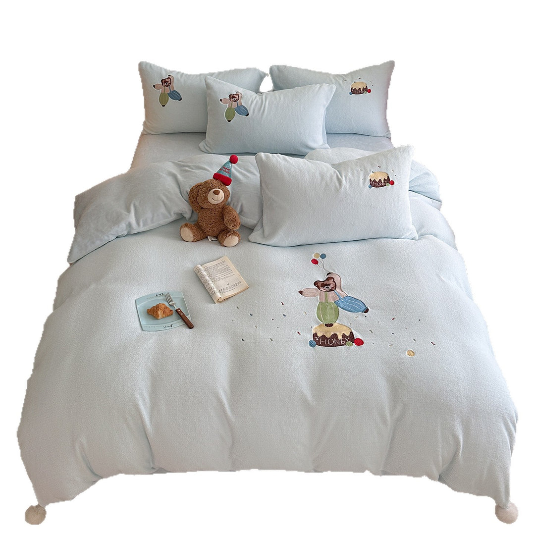 Kuschelige Kinder-Bettwäschegarnitur mit besticktem Teddymotiv