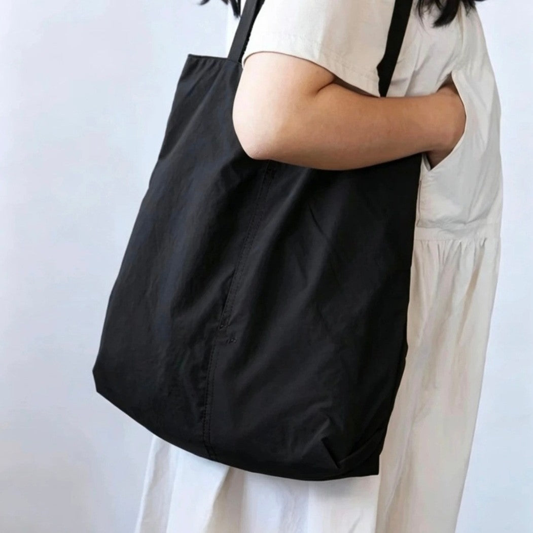 Geräumige und Vielseitige Tote-Bag Karnz