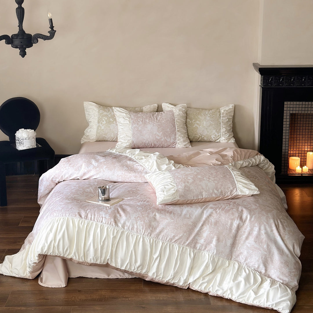 Luxuriöses Satin-Bettwäsche-Set mit Rüschen und Blumen-Jacquard Karnz