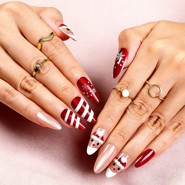 Kunstnägel mit festlichem Weihnachtsdesign Karnz