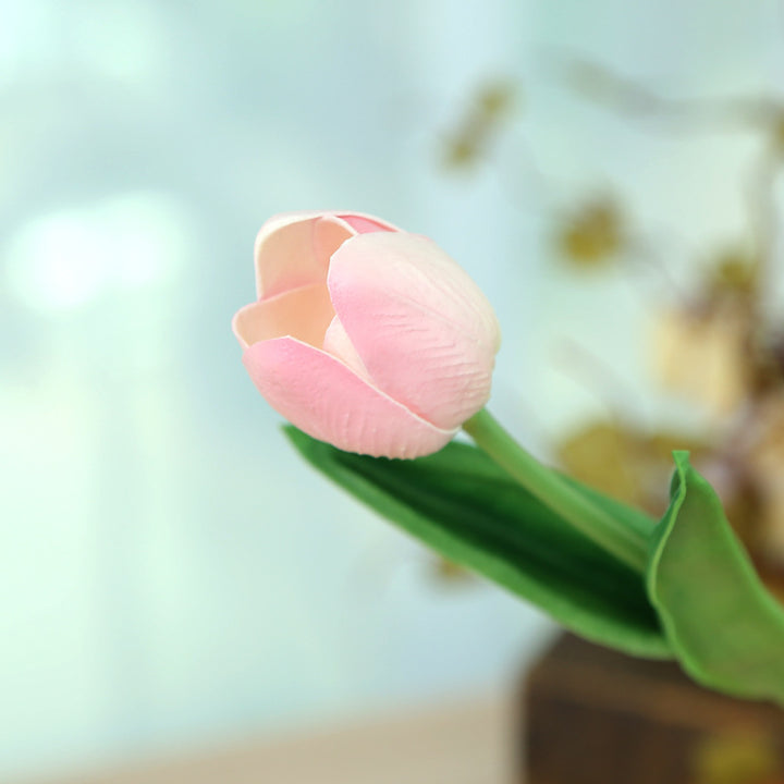 Lebensechter weißer Blumenschaft